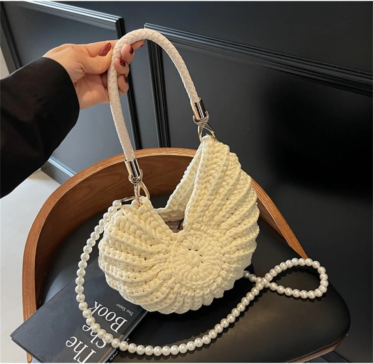 Conch/Shell Shoulder Handbag,Handwoven Fashion Seashell Bag,Stylish & Unique Boho Clutch with Pearl Strap