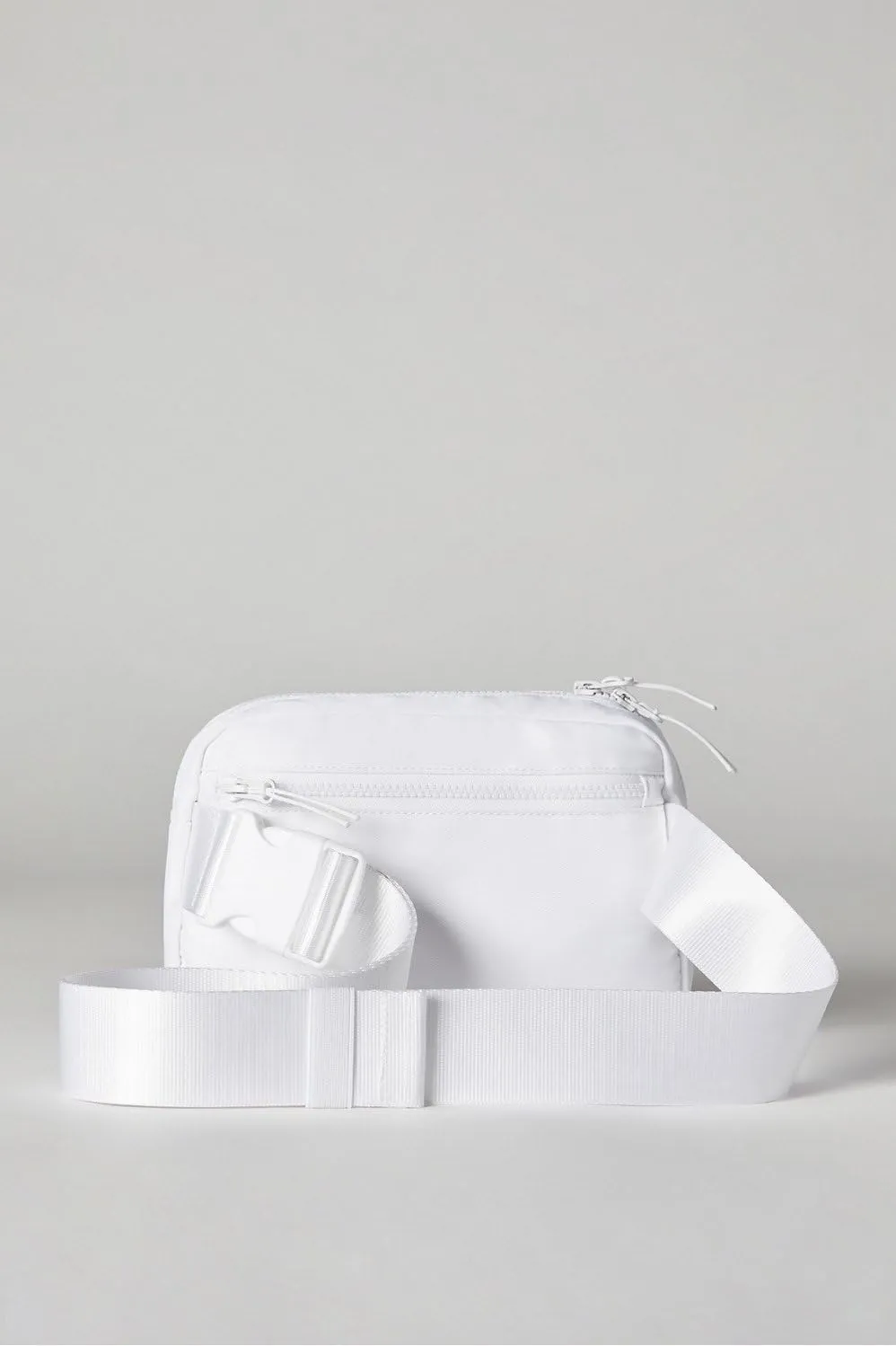 Fabletics The Big Belt Bag, Quick Dry, Zip Pockets, Hidden Pockets, Reflective, Classic White, OS