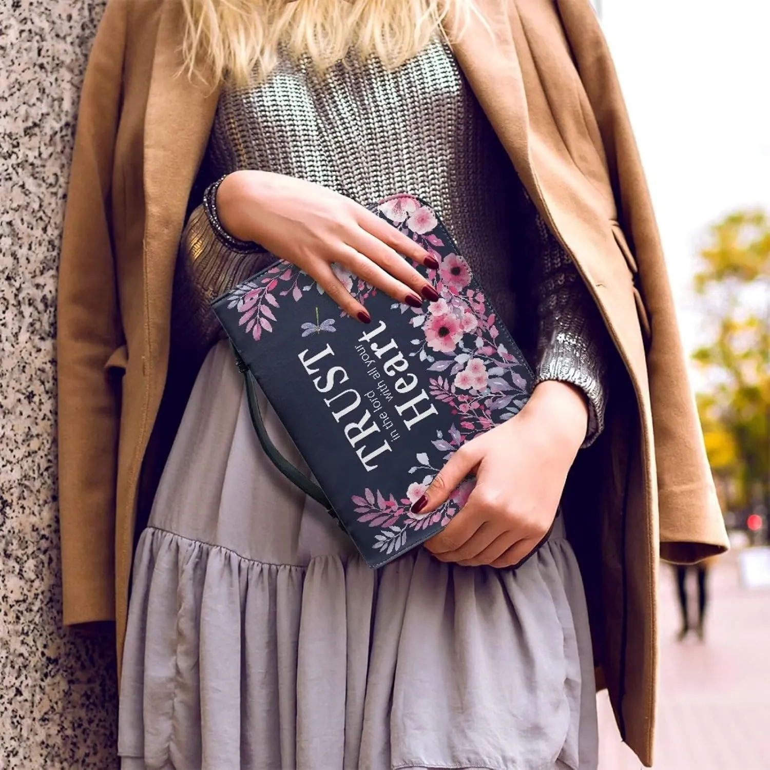 Leather Bible Covers for Women Aesthetic Floral Bible Quotes Bible Carrying Case with Handle
