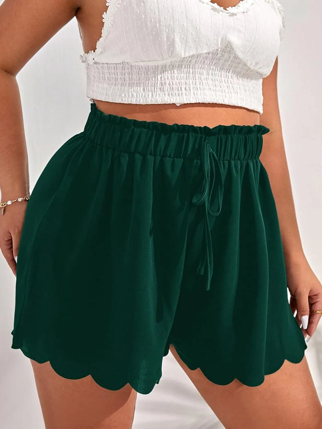 MakeMeChic Women's Plus Size Elastic Waist Scallop Trim Flowy Wide Leg Shorts