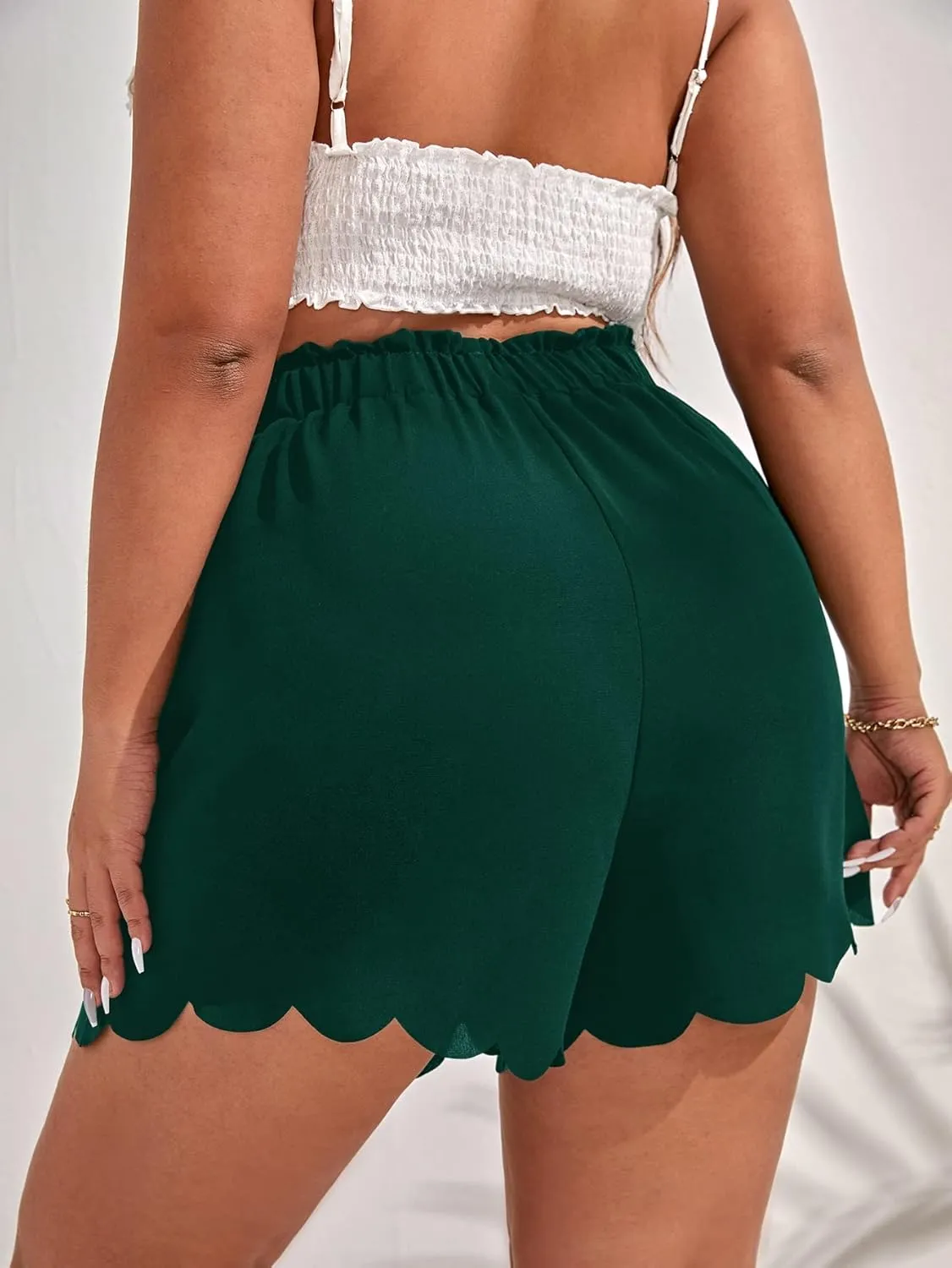 MakeMeChic Women's Plus Size Elastic Waist Scallop Trim Flowy Wide Leg Shorts