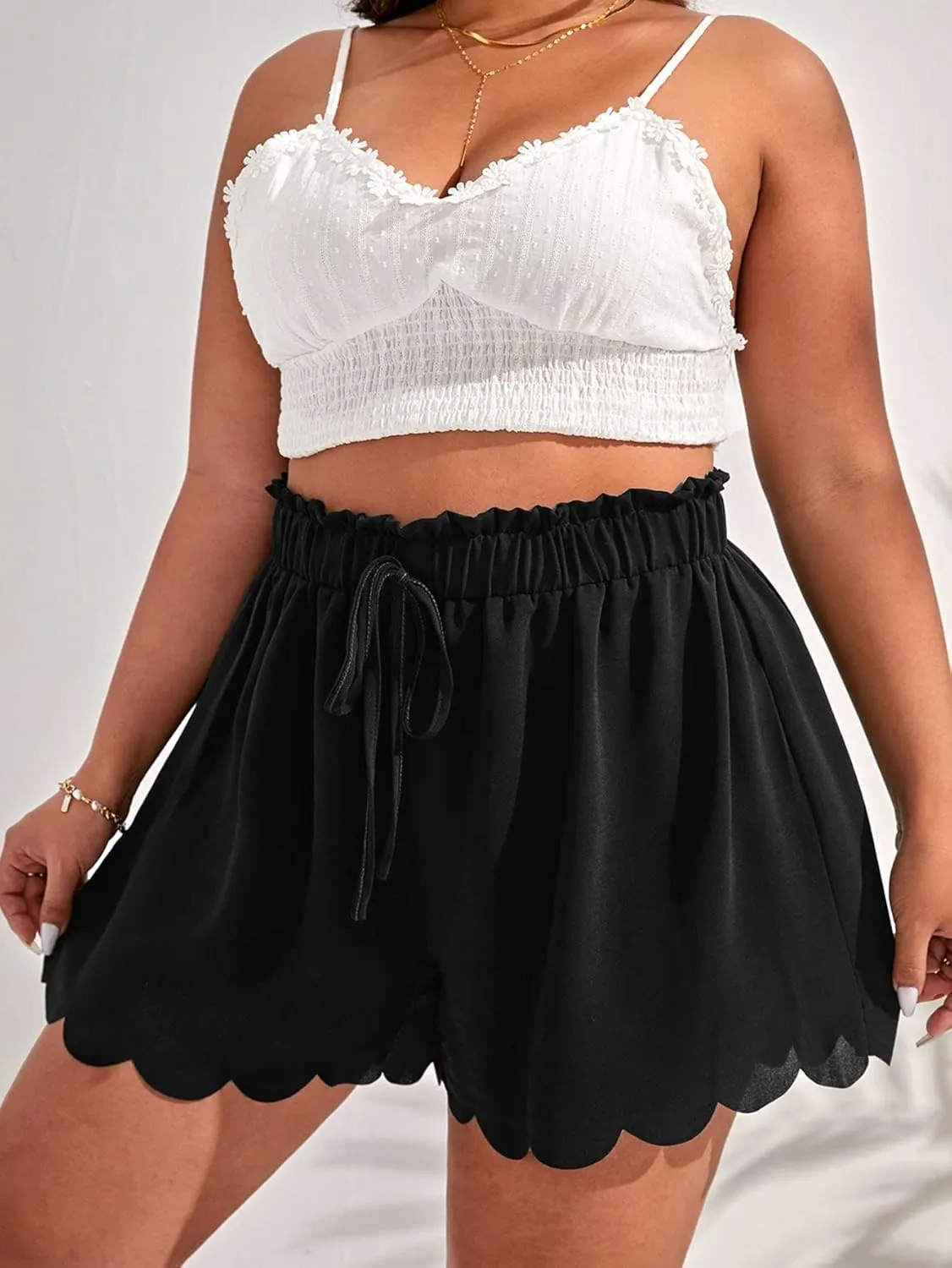 MakeMeChic Women's Plus Size Elastic Waist Scallop Trim Flowy Wide Leg Shorts