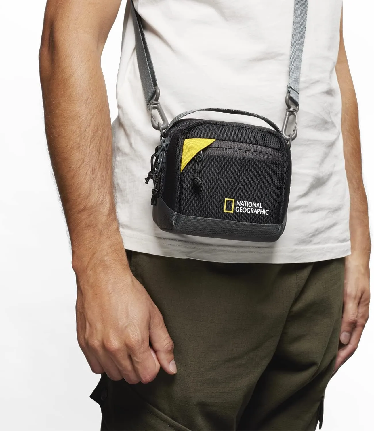 National Geographic, Camera Pouch for Compact CSC, Action- 360 Cameras, or Small Accessories, Integrated Belt Loop, Detachable Strap, Ultra-Lightweight, NG E1 2350, Black [Amazon Exclusive]