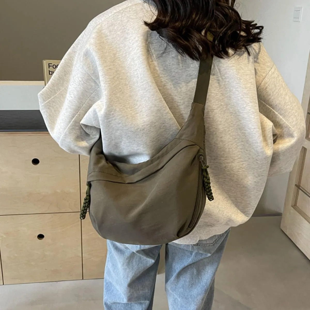 Nylon Crossbody Bags for Women Nylon Crescent Bag Casual Slouchy Shoulder Bags Dumpling Bag with Multi-Pockets