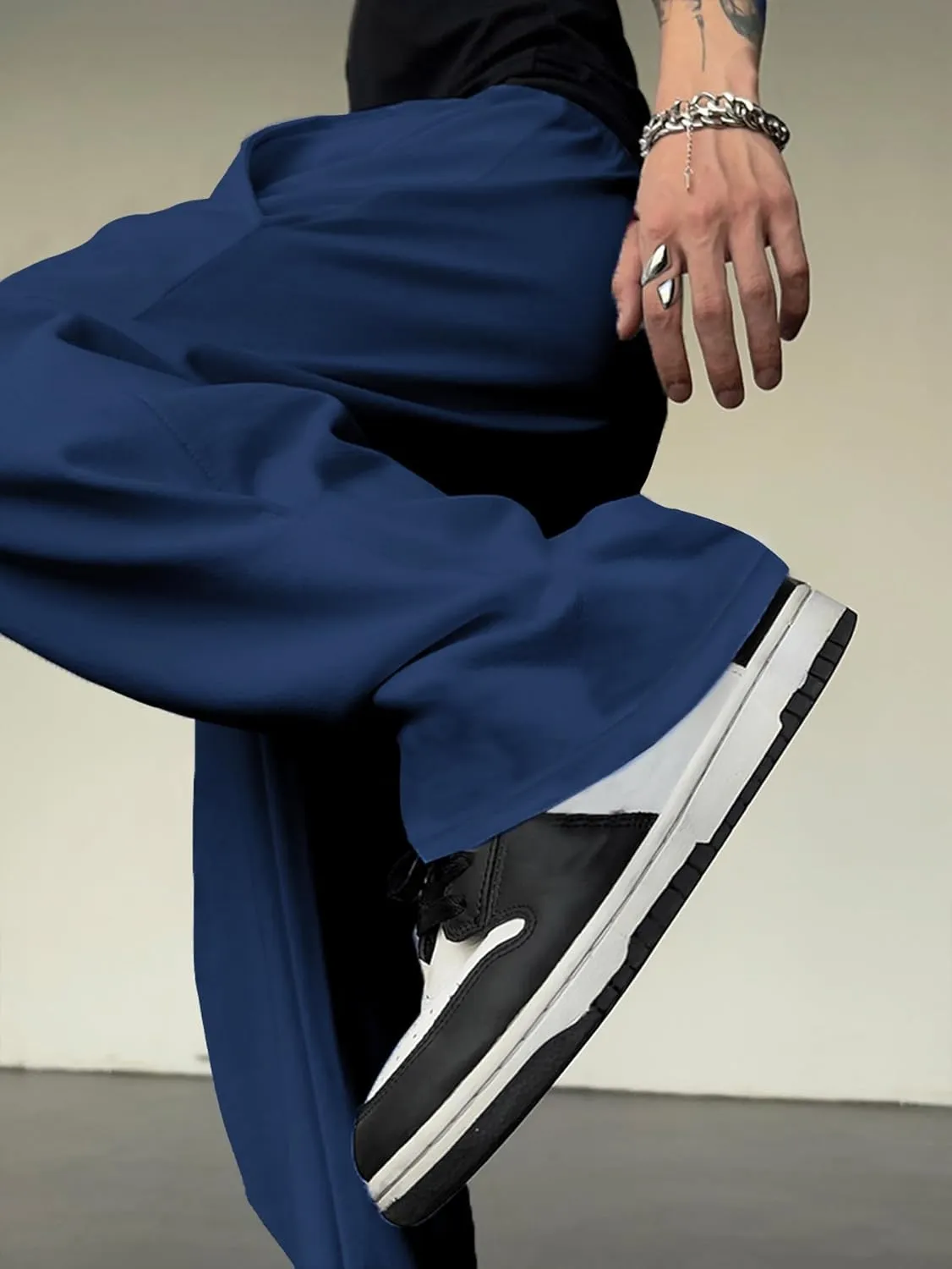OYOANGLE Men's Drawstring Elastic Waist Baggy Sweatpants Y2K Loose Wide Leg Long Pants with Pocket