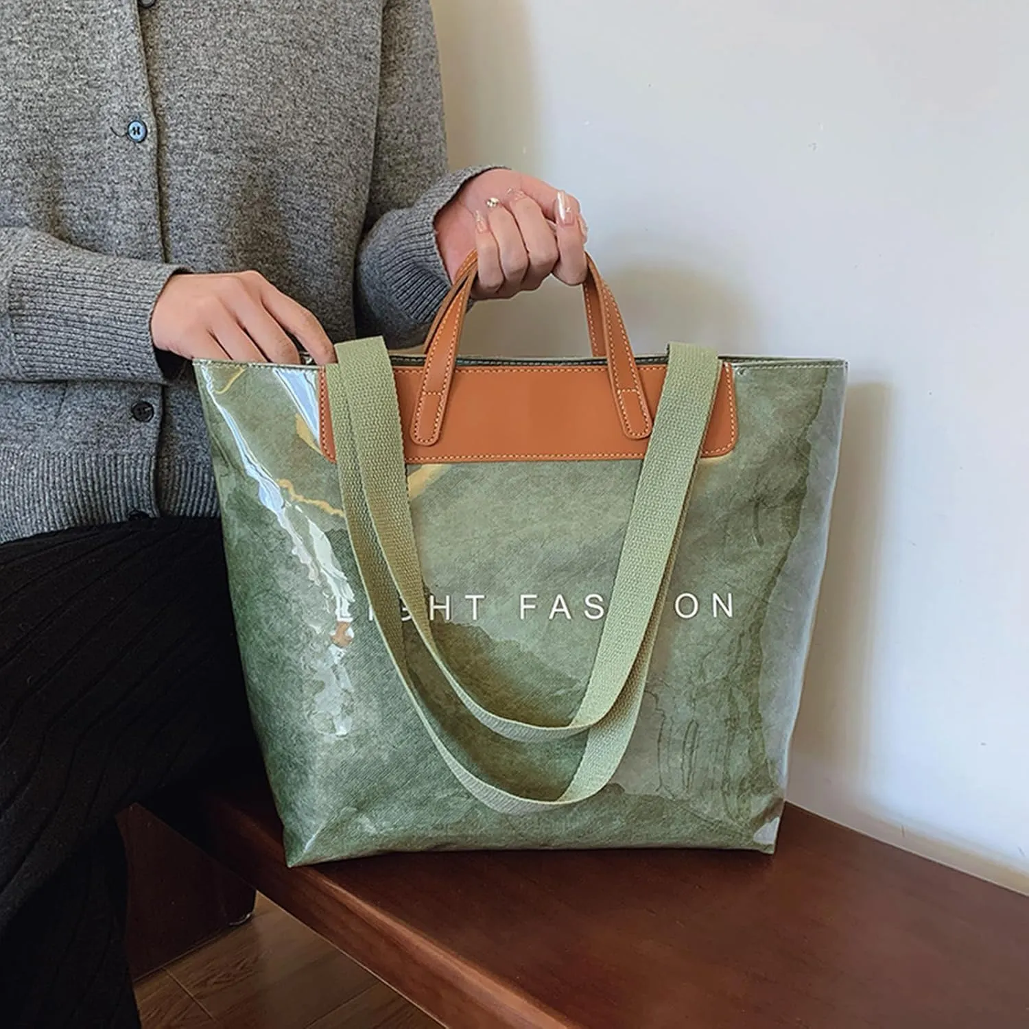 Plastic Tote Bag for Women, PVC Clear Beach Tote Bag with PU Handle, Letters Print Large Kraft Paper Hobo Handbag