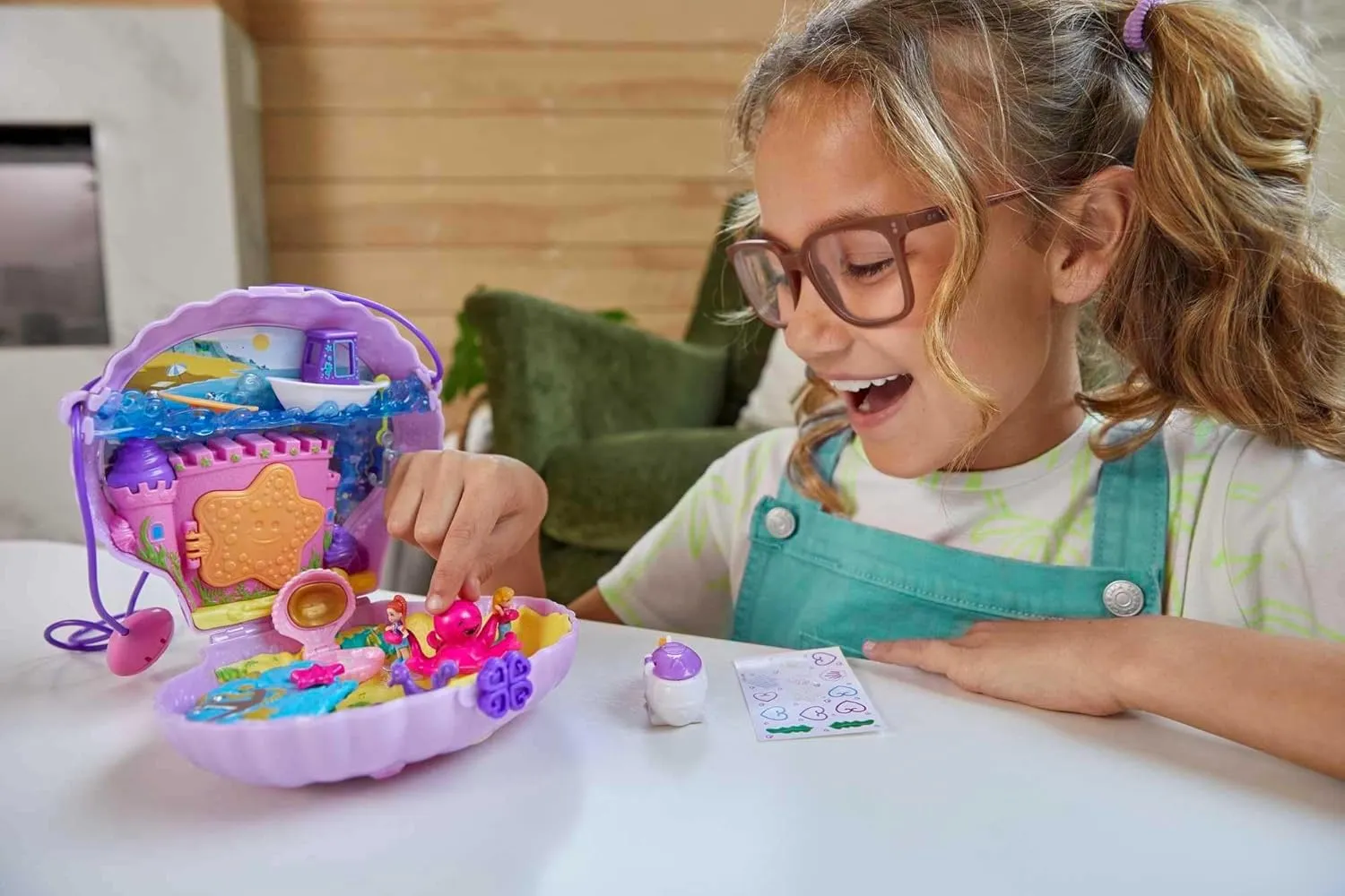 Polly Pocket Travel Toy with Micro Dolls & Accessories, Mermaid 2-in-1 Seashell Purse Playset (Amazon Exclusive)