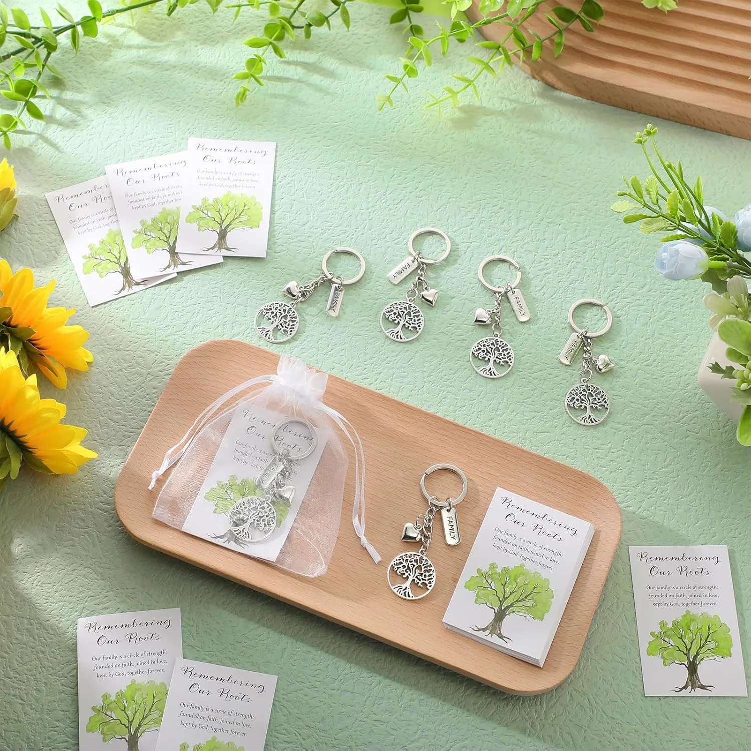Remuuly 20 Sets Family Reunion Decoration Tree Keychain Bulk with Cards and Organza Bags Family Reunion Gifts