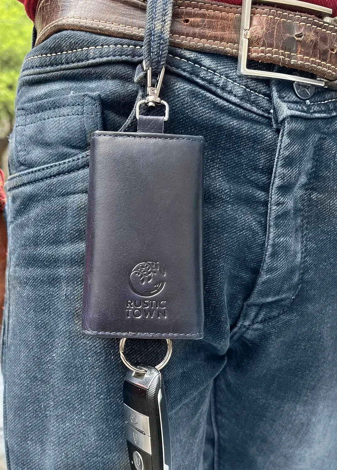 RUSTIC TOWN Leather Key Holder - Smart Fob Car Key Loop Wallet Slim Keychain Pouch - Practical Key Organizer for Men & Women