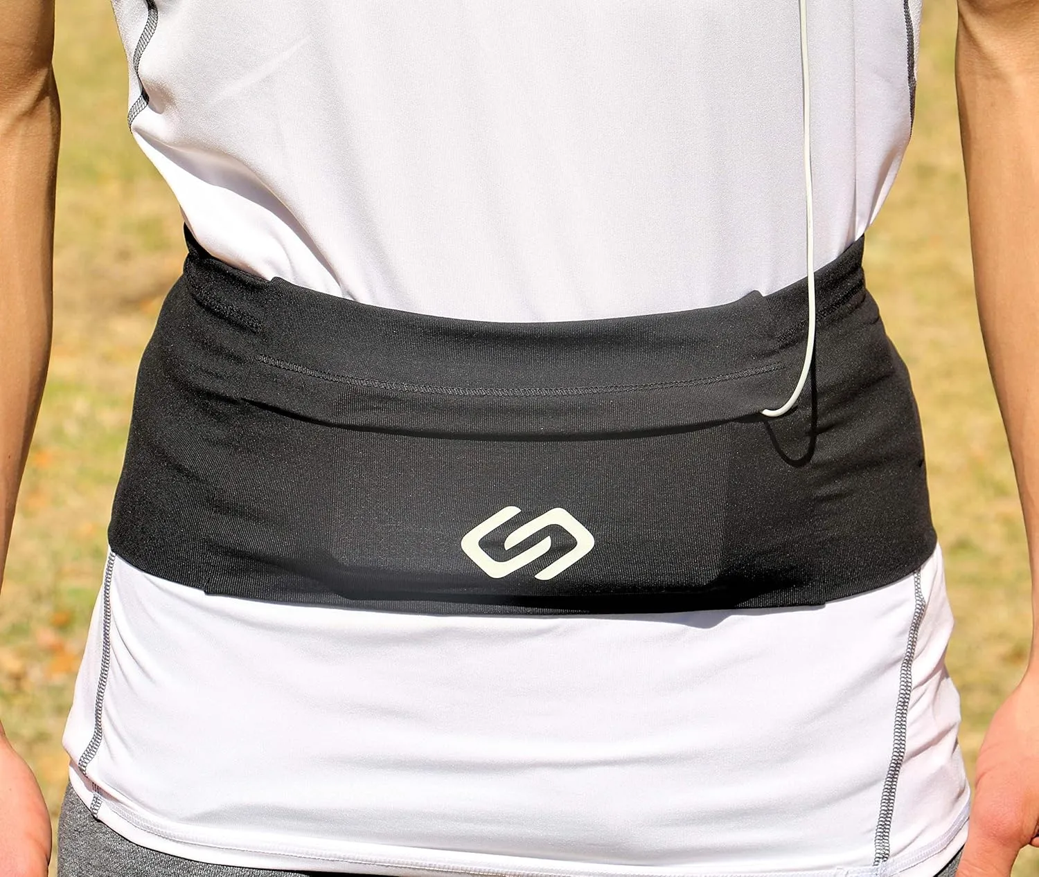 Sporteer VersaMod Running Belt, Workout Waist Pack, Travel Money and Passport Belt for Smartphones and Personal Items (Medium, Black)