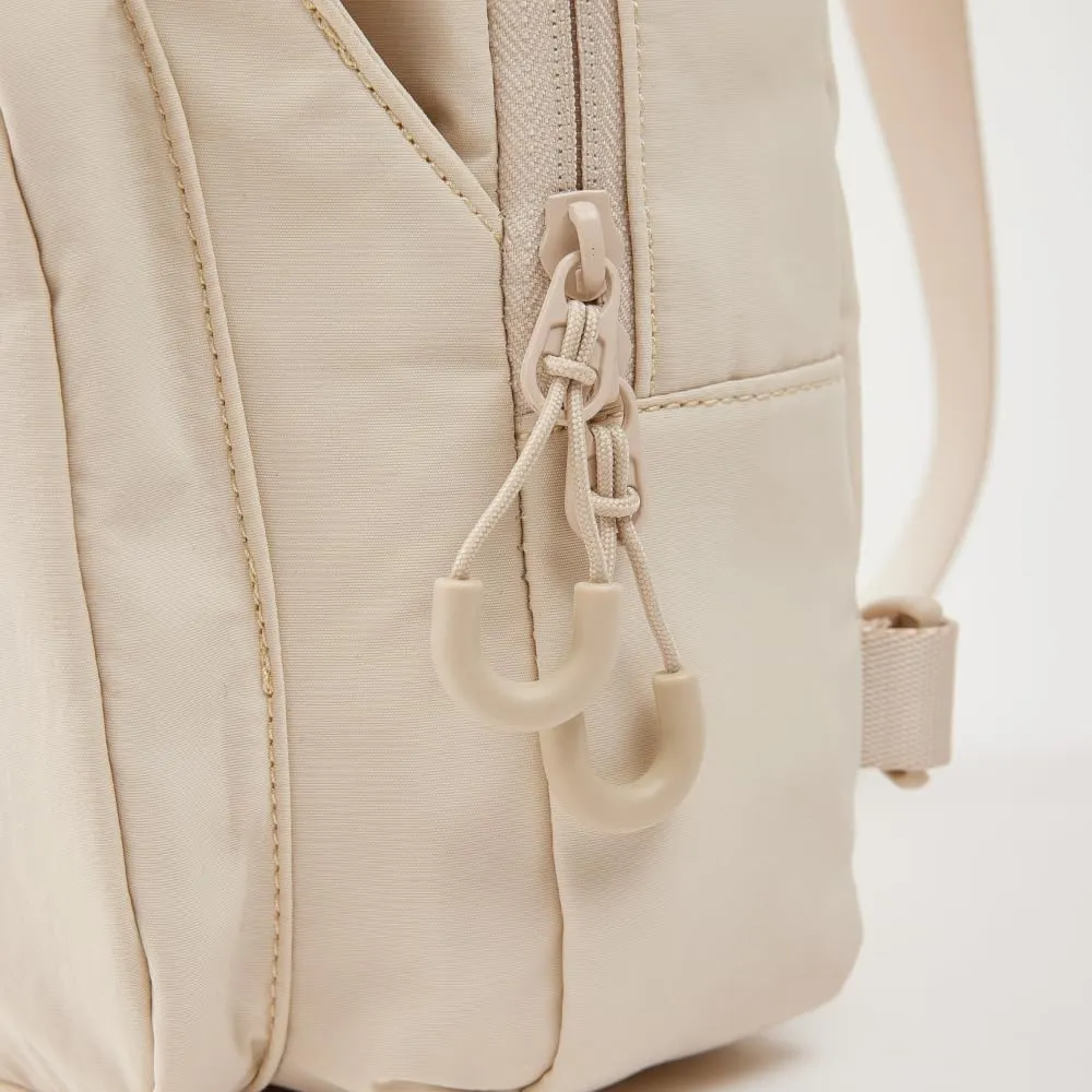 VAKAER Small Sling Bag for Women, Small Crossbody Bag with Adjustable Straps, Lightweight Chest Bag Casual Daypack Backpacks for Travel Hiking (Beige)