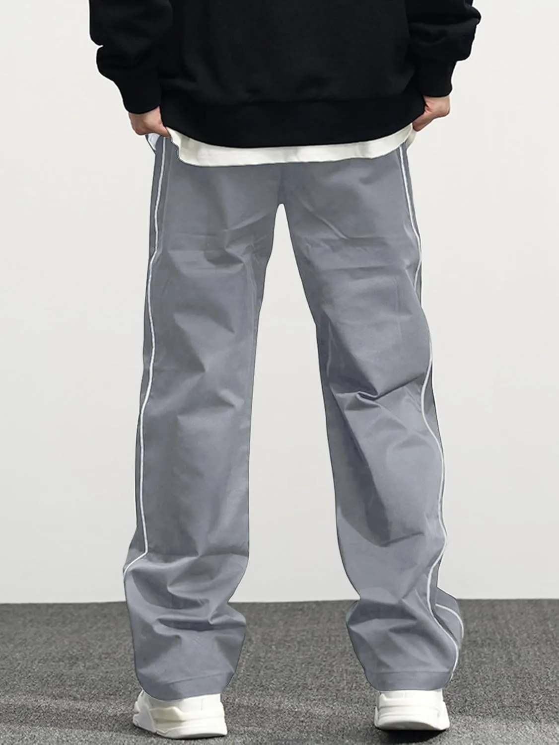 Verdusa Men's Track Pants Straight Leg Acitve Streetwear Elastic Waist Parachute Pants with Pockets