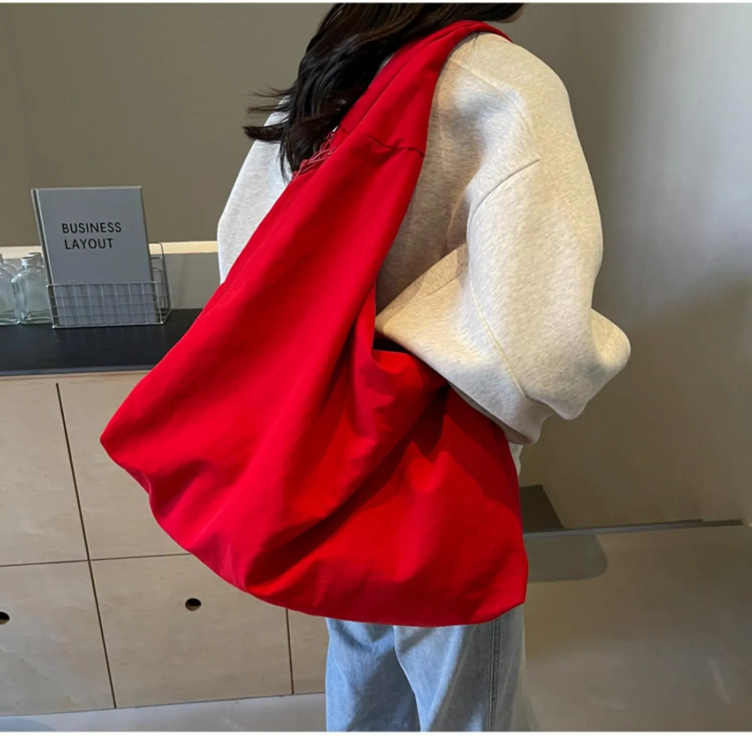 Women Solid Color Draped Tote Bag Large Capacity Nylon Shoulder Purse Versatile Slouchy Hobo Bag Travel Sport