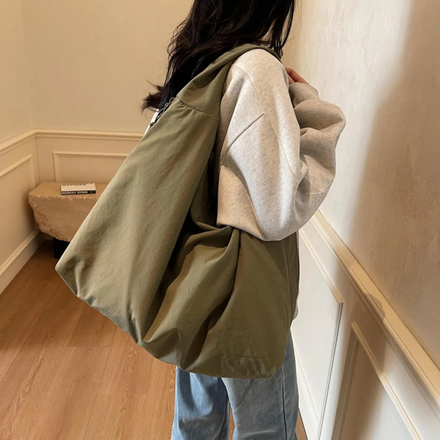 Women Solid Color Draped Tote Bag Large Capacity Nylon Shoulder Purse Versatile Slouchy Hobo Bag Travel Sport